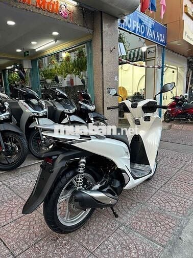Honda SH 160i CBS 2025 Trắng 2.163 km Bao Sang Tên