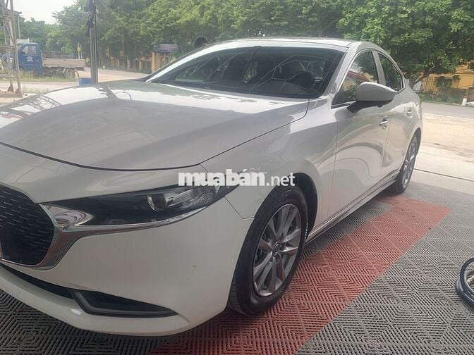 Mazda 3 Luxury 2021 Trắng 42000 km