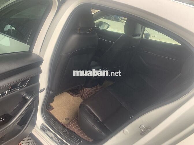 Mazda 3 Luxury 2021 Trắng 42000 km