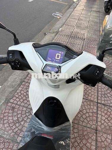 Honda SH 160i CBS 2025 Trắng 2.163 km Bao Sang Tên