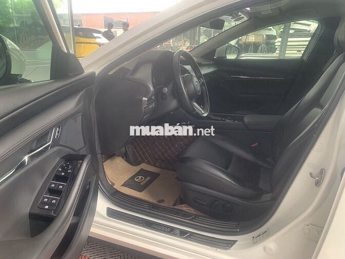 Mazda 3 Luxury 2021 Trắng 42000 km
