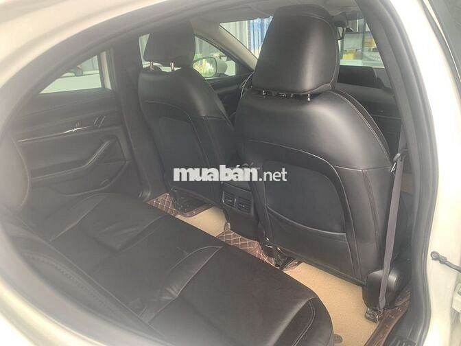 Mazda 3 Luxury 2021 Trắng 42000 km