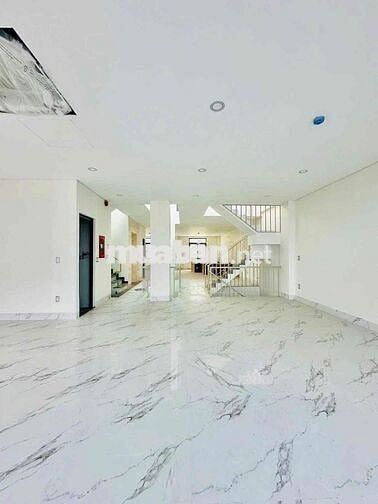cho thuê nhà mặt tiền Nguyễn Gia Trí 8x20 giá tốt