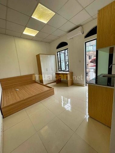Phòng rộng vừa hoàn thiện nội thất, đồ đạc mới 100% chào đón các bạn t