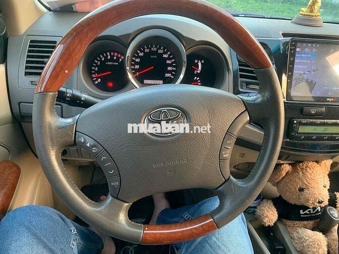 Toyota Fortuner 2009 2.7V 4x4 AT - 170000 km