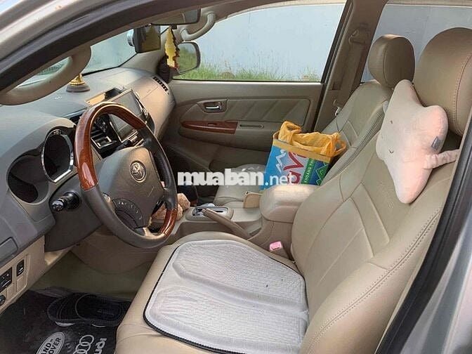Toyota Fortuner 2009 2.7V 4x4 AT - 170000 km