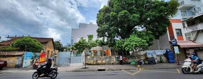 NHÀ CẤP 4 MT TRUNG TÂM HÀNH CHÍNH BÌNH THẠNH, DT 18.6x27,481M2