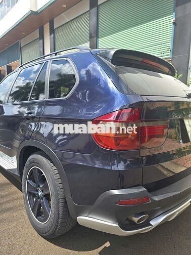 BMW X5 xDrive 3.0i xanh pha lê