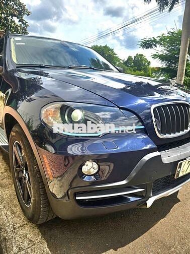 BMW X5 xDrive 3.0i xanh pha lê