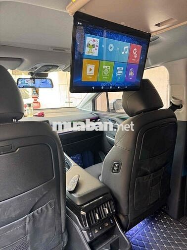 Chất xe siêu đẹp Custin 2.0 Pre 2023 - lướt chỉ 6k