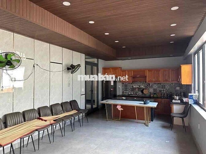 Bán nhà Phú Thuận, DT 180m2, 2 tầng, kề Phú Mỹ Hưng, 8 tỷ