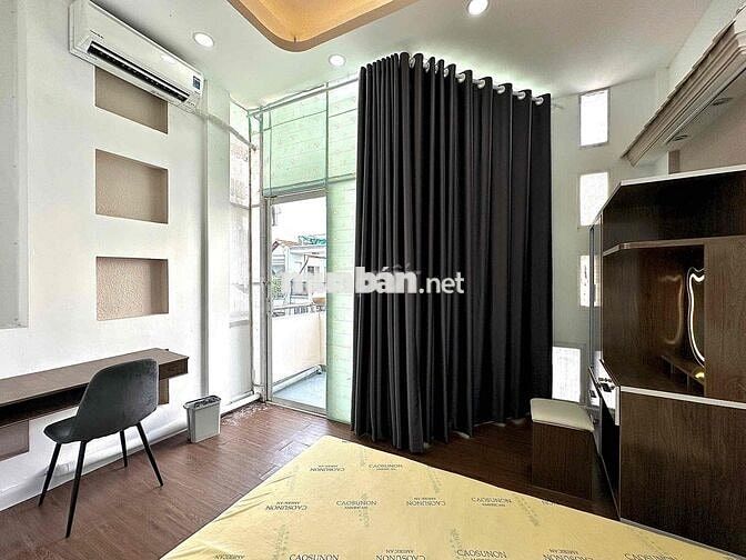 STUDIO BAN CÔNG FULL NỘI THẤT TÁCH BẾP NGAY ÂU CƠ