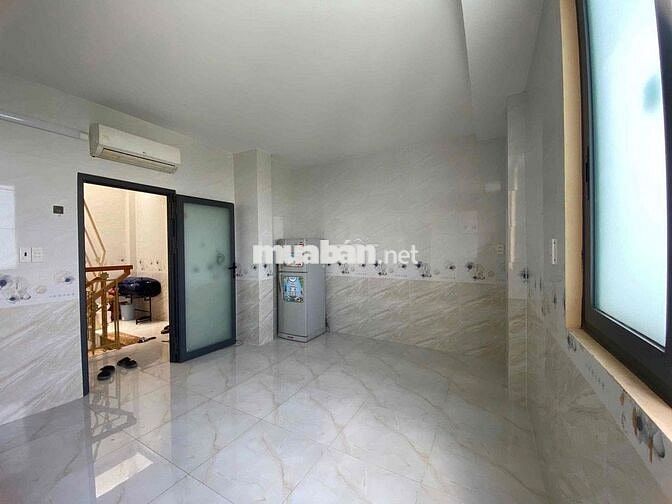 Cho Thuê Studio Cửa Sổ Trời Đón Nắng - Có Máy Lạnh, Tủ Lạnh Như Hình
