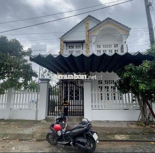 Chính chủ bán nhà 2 tầng lô đôi 240m2 ODT, đường rộng 7.5m P. Điện An
