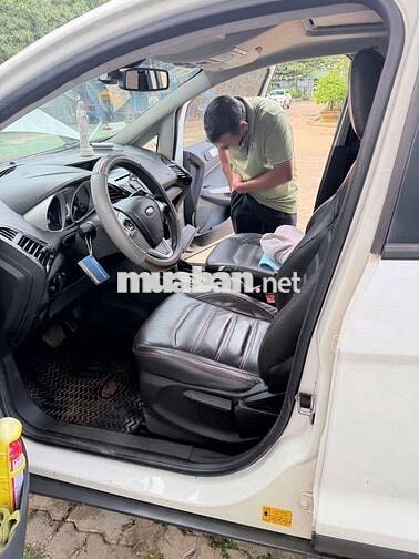 Ford EcoSport Titanium Trắng