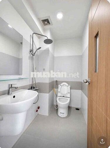 Căn Hộ Có Gác Siêu Thoáng Ngay Quận 10 Mới Thích hợp ở đông Giá rẻ