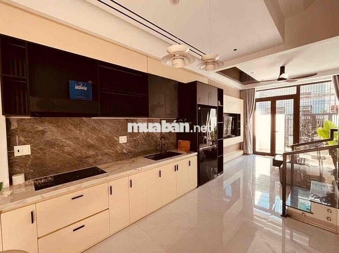 Cho thuê nhà kiệt 408 Trưng Nữ Vương, Hải Châu, 3PN full nội thất