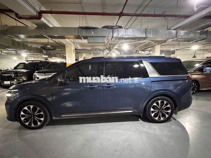 Kia Carnival 2.2D Signature 2022 Xanh 7 chỗ