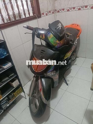Honda SH 150cc Đen xe đen đang chay