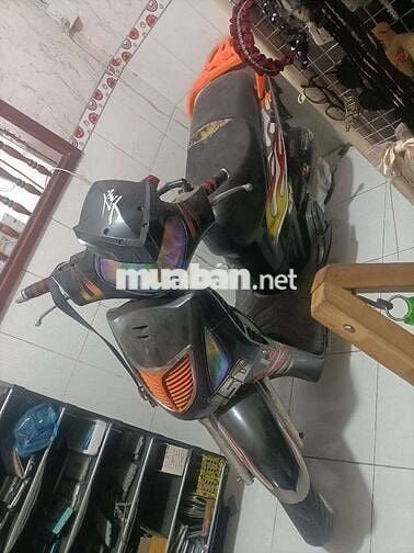 Honda SH 150cc Đen xe đen đang chay