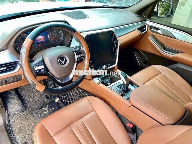 VinFast Lux SA Pre 2021 - 16.000 km