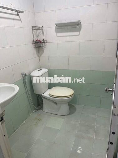 Nhà cho thuê 9 triệu. Đường 18 Hiệp Bình Chánh. Cạnh khu Thành Uỷ.