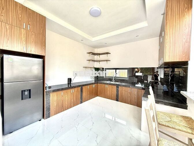 Cho thuê Villa kinh doanh 3 phòng ngủ Đường Măng Lin – 20 triệu/tháng