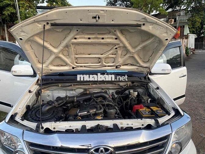 Toyota Fortuner TRD 2015 tu động 1 cầu