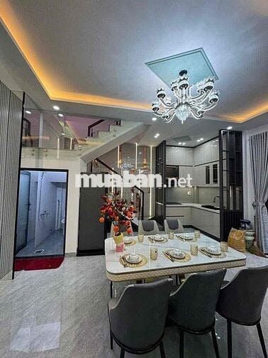 Nhà đep Cho thuê nhà 3 tầng 2 mặt kiệt Trần Cao Vân, gần biển, nhà mới