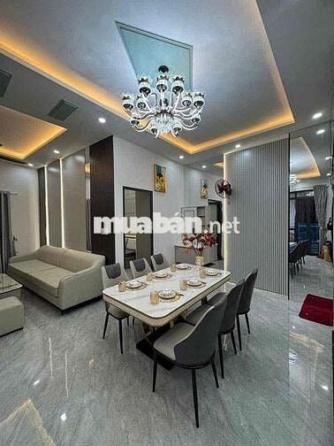 Nhà đep Cho thuê nhà 3 tầng 2 mặt kiệt Trần Cao Vân, gần biển, nhà mới