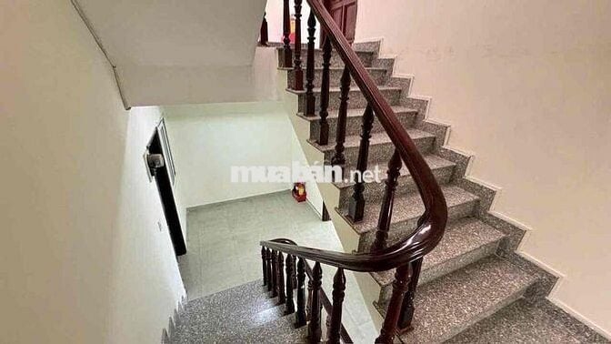 CHO THUÊ NHÀ PHỐ MT HQV QUẬN 7, 6x22M TRỆT 3 LẦU 50 TRIỆU/ THÁNG