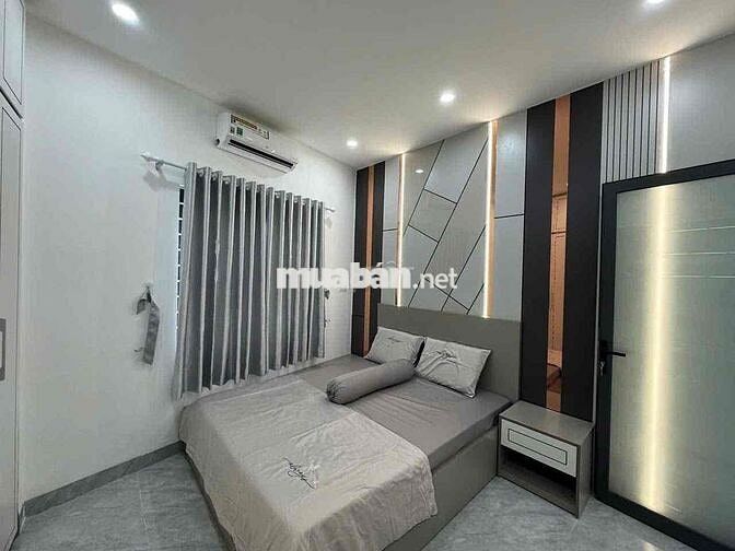 Nhà đep Cho thuê nhà 3 tầng 2 mặt kiệt Trần Cao Vân, gần biển, nhà mới
