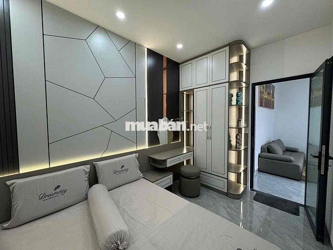 Nhà đep Cho thuê nhà 3 tầng 2 mặt kiệt Trần Cao Vân, gần biển, nhà mới