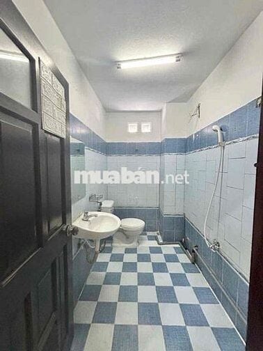 PHÒNG CỬA SỔ THOÁNG NỘI THẤT CƠ BẢN GẦN VĂN HIẾN KHU BÀU CÁT TÂN BÌNH
