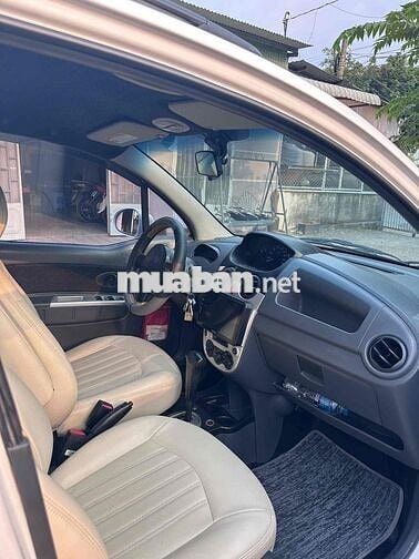 Daewoo Matiz 2005 số tự động màu trắng.