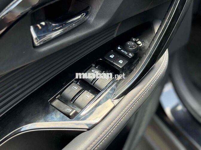 Bán Yaris Cross Xăng 2024 -Xe gia đình 1 chủ đi kỹ
