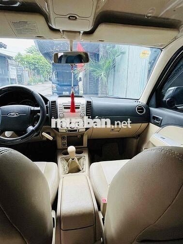 Ford Everest 2011 Số sàn Vàng cát