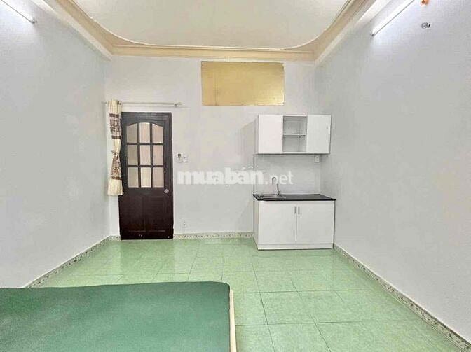 PHÒNG CỬA SỔ THOÁNG NỘI THẤT CƠ BẢN GẦN VĂN HIẾN KHU BÀU CÁT TÂN BÌNH