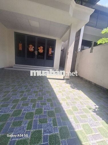 HẺM XE HƠI DTSD 150M² TRỆT GÁC PK 3PN HẺM HÔNG CỮA HẬUTT SÂN CỔNG RỘNG