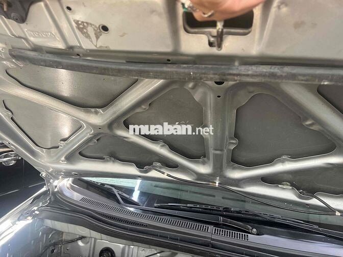 Toyota Innova 7 chỗ màu Bạc
