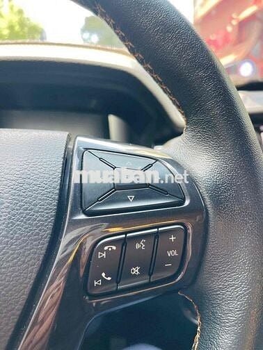 Ford Ranger Wildtrak 2022 Vàng 29.000 km