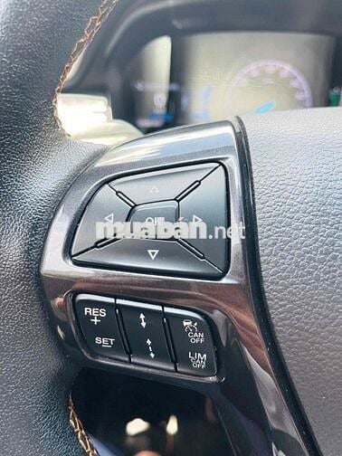 Ford Ranger Wildtrak 2022 Vàng 29.000 km