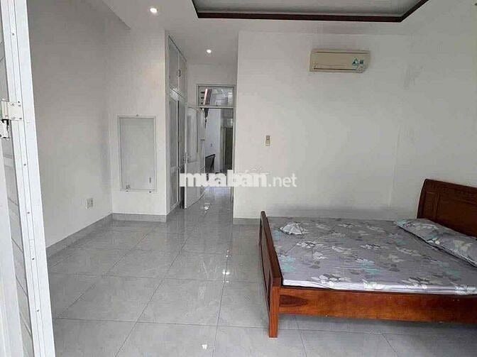 NHÀ ĐẸP CÓ SÂN ĐỂ OTO, 4PN,5WC