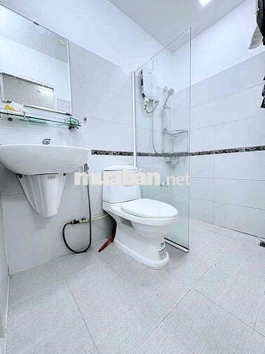 Nguyên căn nhà mới full nt gần lotter quận 7