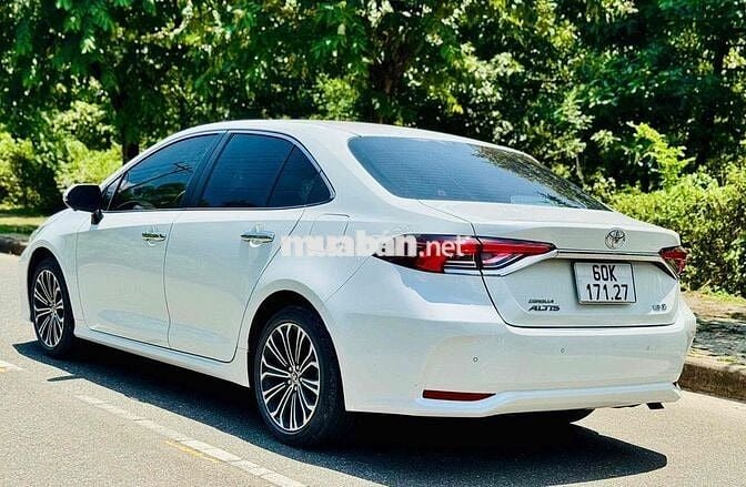 Toyota Corolla Altis 1.8V 2022 Trắng