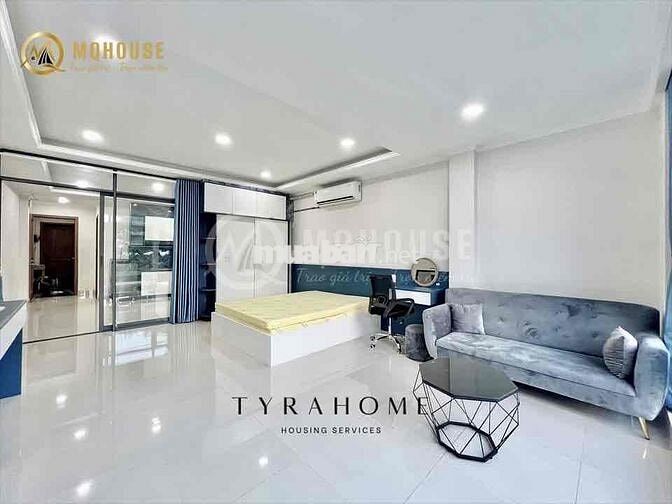 Căn Hộ Rộng 50m2 Gần Ngã Tư Hàng Xanh, Mặt Tiền Đường, Full Nội Thất