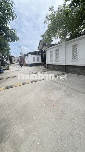 Nhà mới 100%, 3PN, HXH, Gần chợ 26 tháng 3, 5 phút qua AEON Tân Phú