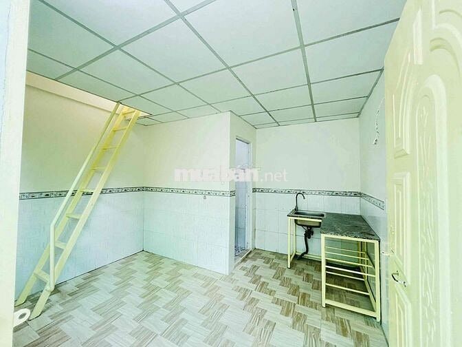 PHÒNG MỚI XÂY _ Trệt Lầu _ Có nhà xe riêng _ Gần ĐH NTT