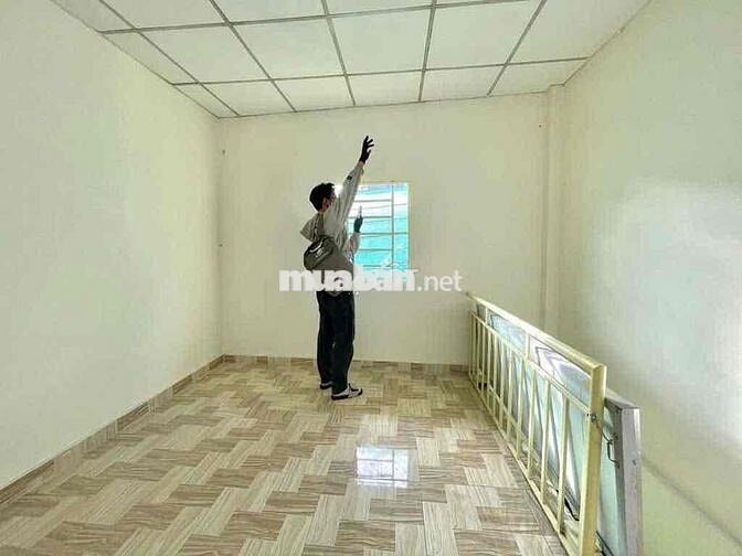 PHÒNG MỚI XÂY _ Trệt Lầu _ Có nhà xe riêng _ Gần ĐH NTT
