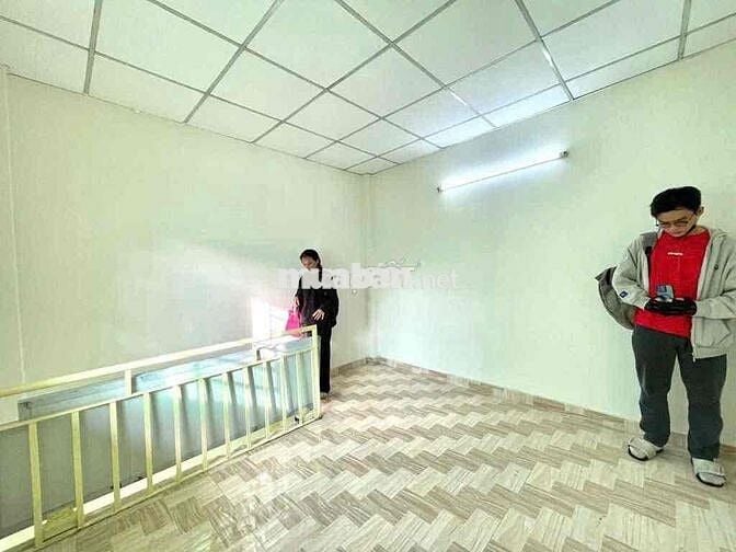 PHÒNG MỚI XÂY _ Trệt Lầu _ Có nhà xe riêng _ Gần ĐH NTT
